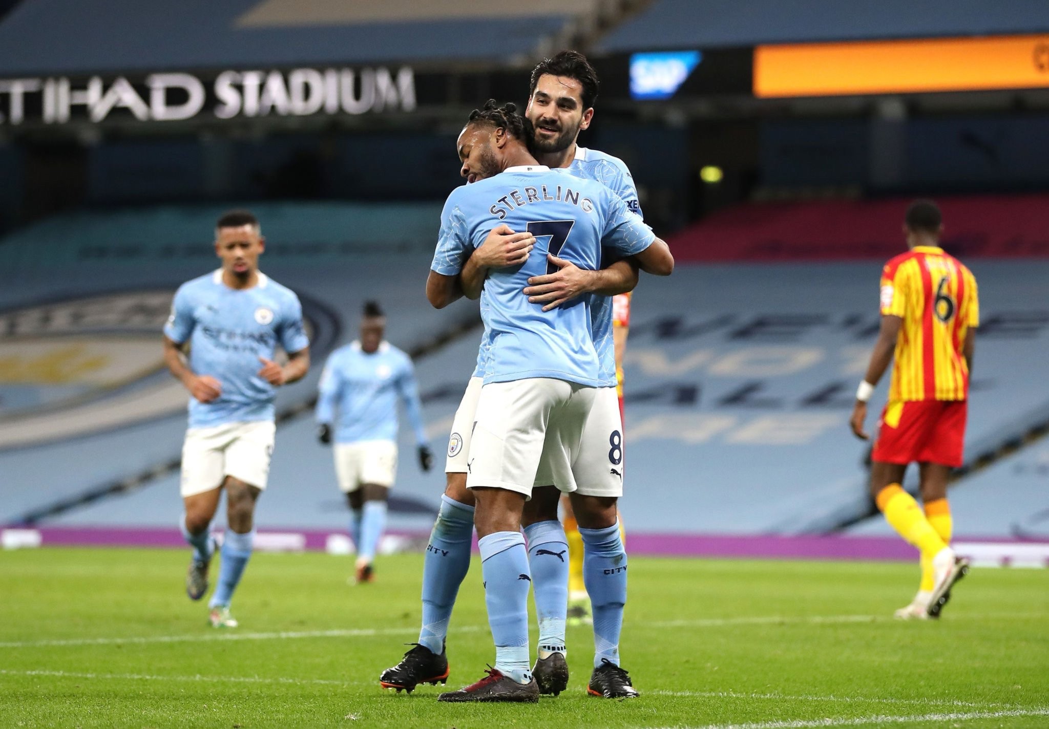 令人瞩目的 令人瞩目的